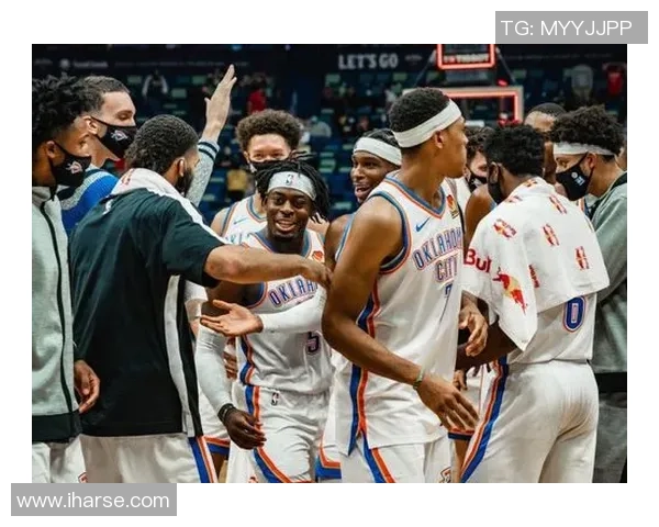 正播雷霆与太阳激战正酣球迷热情高涨期待精彩对决